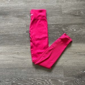 Bo+Tee x Meggan Grubb hot pink leggings